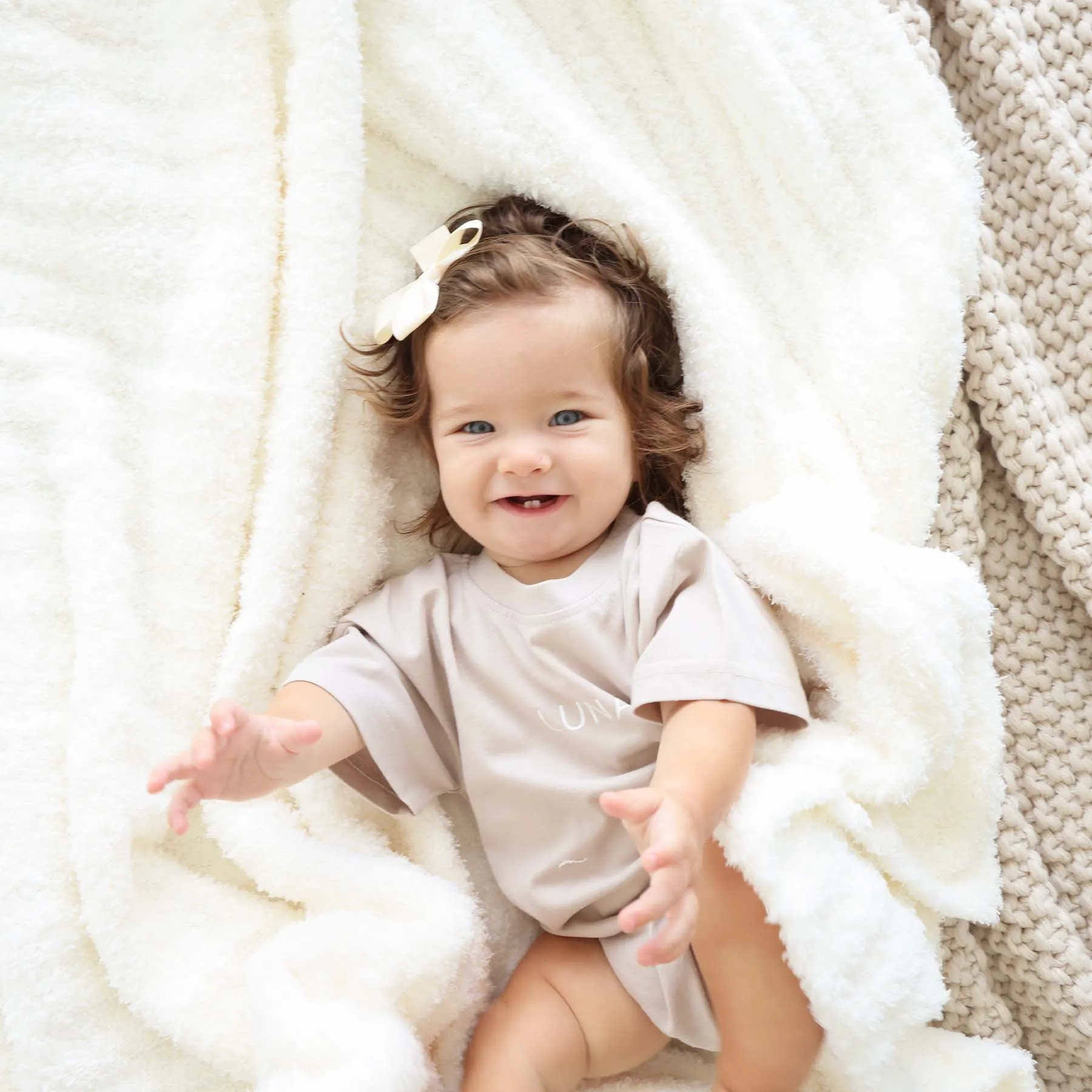 CuddleLane™ Luxe Blankets | Ivory
